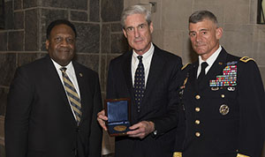 Thayer Award Recipient Mueller